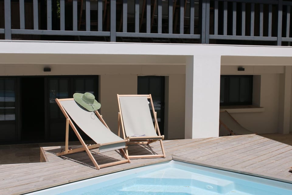 Patio, Garden, Swimming pool