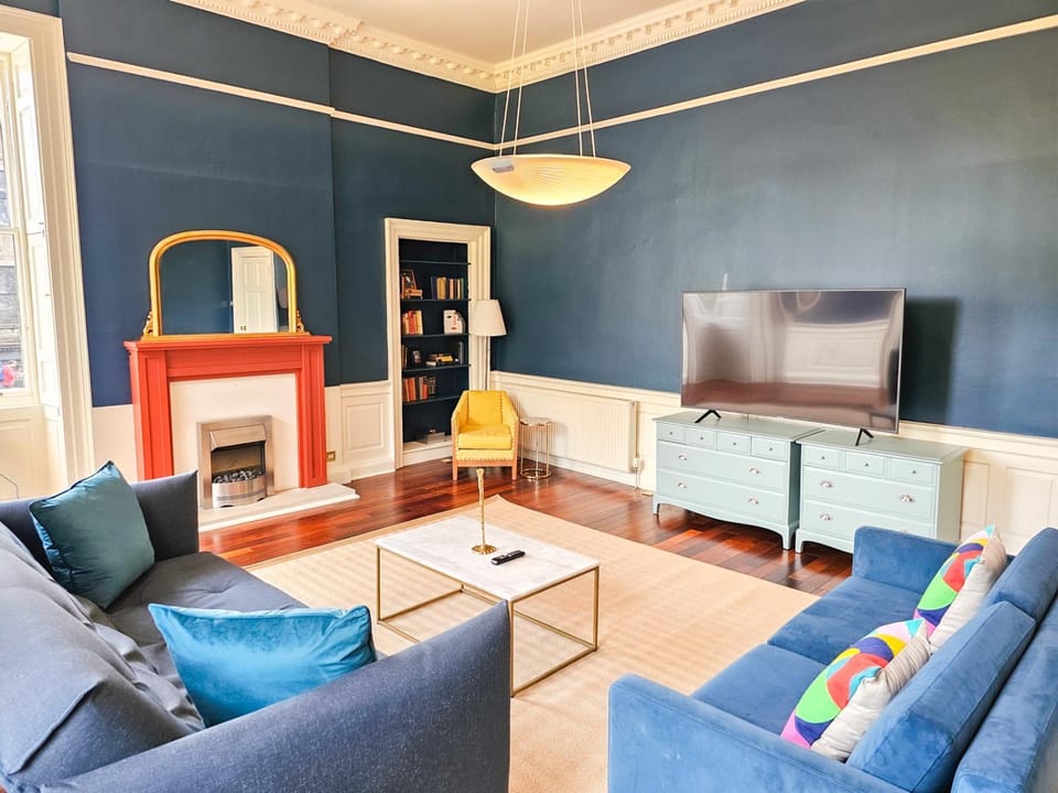 Communal lounge/ TV room, Living room