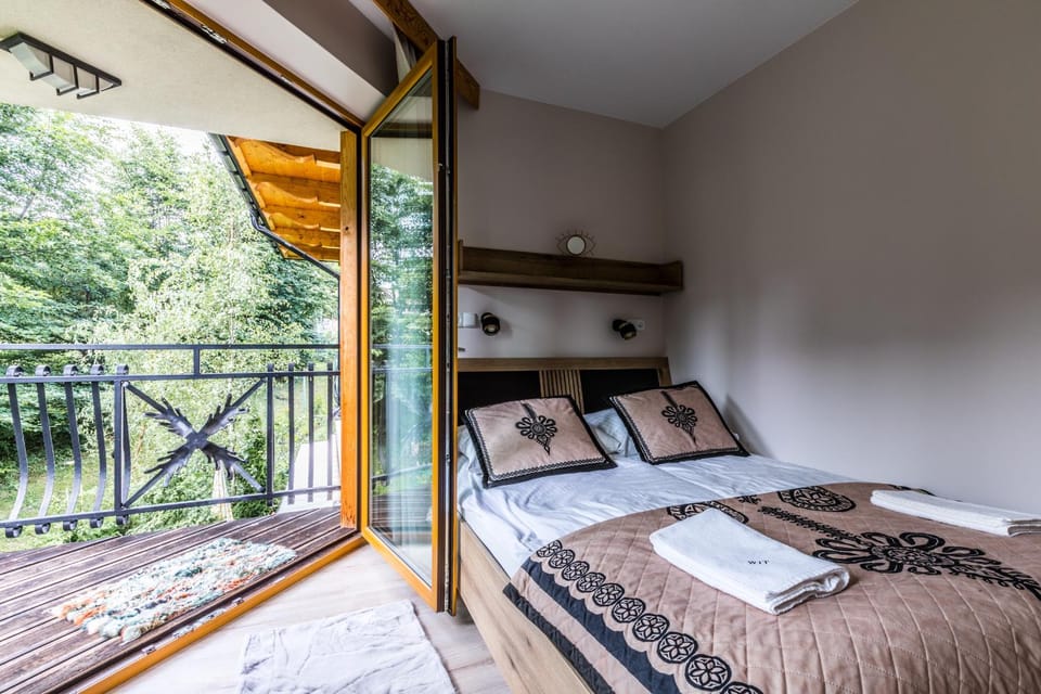 Bed, Balcony/Terrace, Bedroom