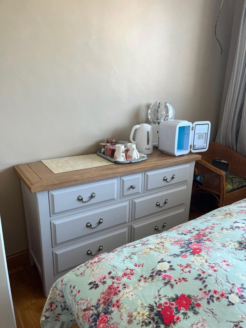 Private double room at Caroline's Guest House, River Street, Clara Vacation rental in Westmeath, Co. Westmeath, Ireland