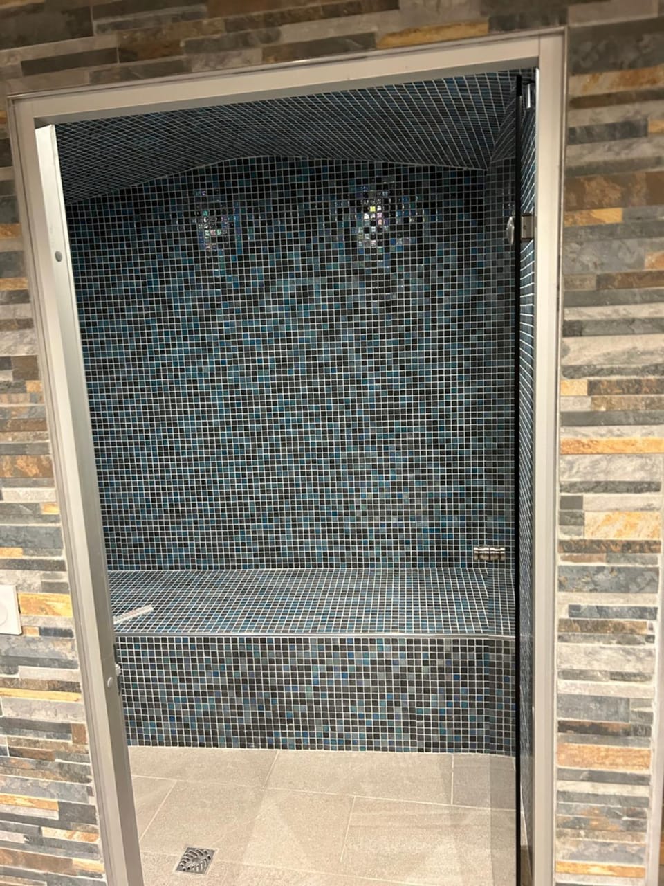le domaine du bez gite de la grise piscine sauna hammam spa House in Occitanie
