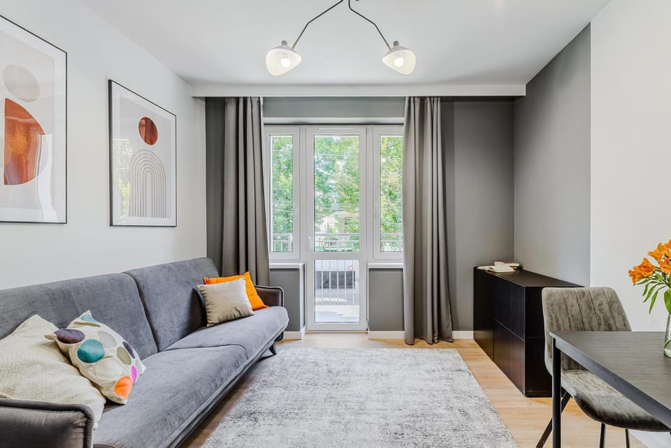 Bed, Living room, Seating area