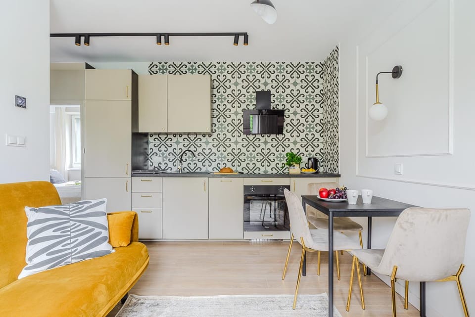 Kitchen or kitchenette, Living room, Seating area, Dining area
