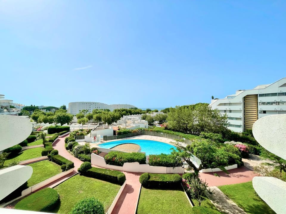 Day, Natural landscape, Garden view, Pool view, Swimming pool