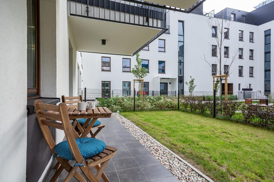 Property building, Spring, Garden, Balcony/Terrace, Garden view