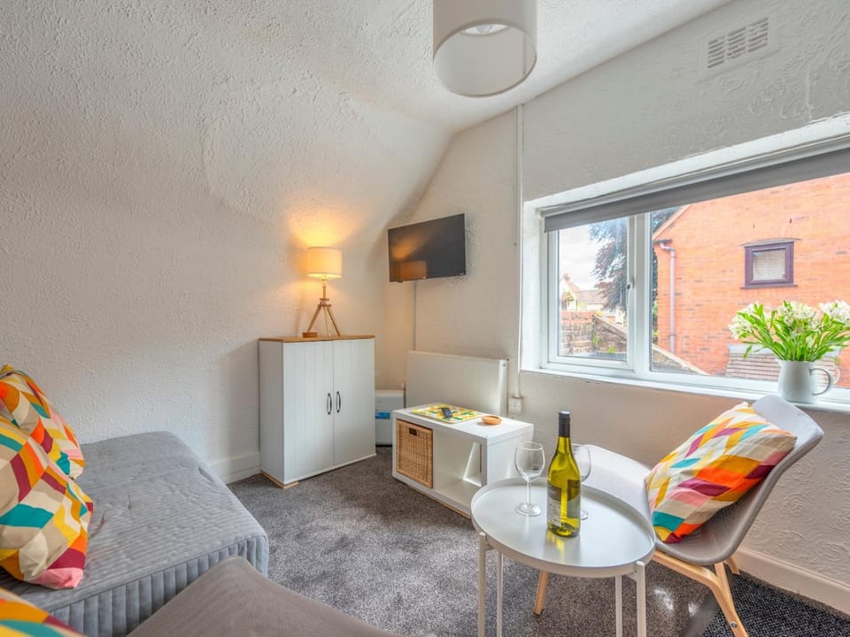 TV and multimedia, Kitchen or kitchenette, Living room, Seating area, Dining area, Evening entertainment