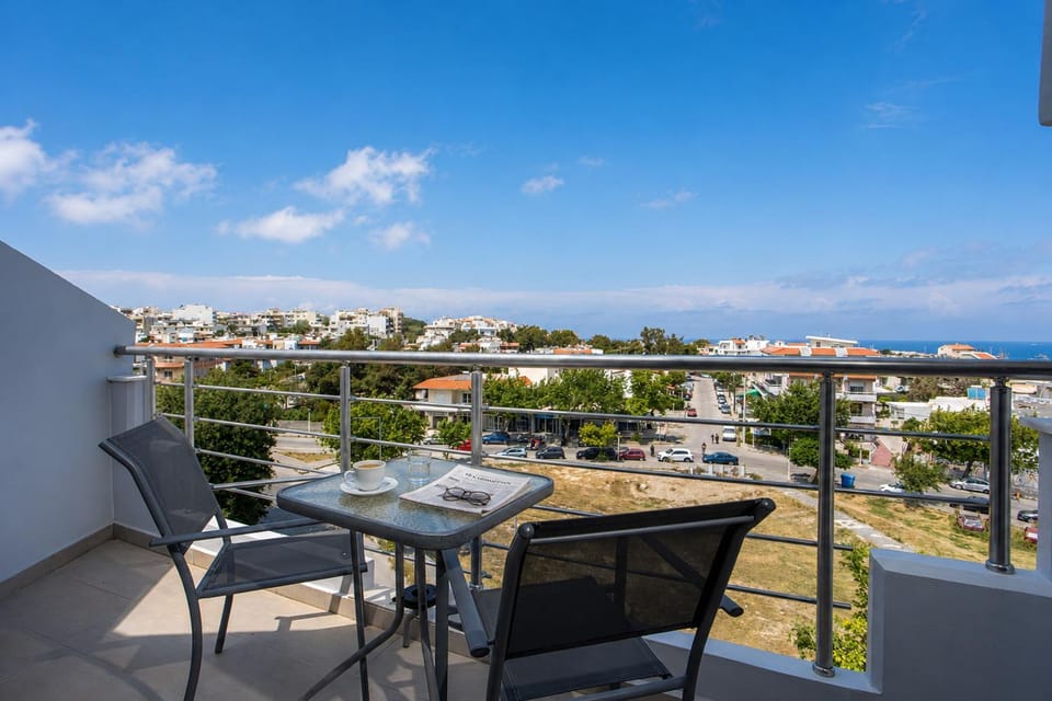 Patio, View (from property/room), Balcony/Terrace, City view, Parking