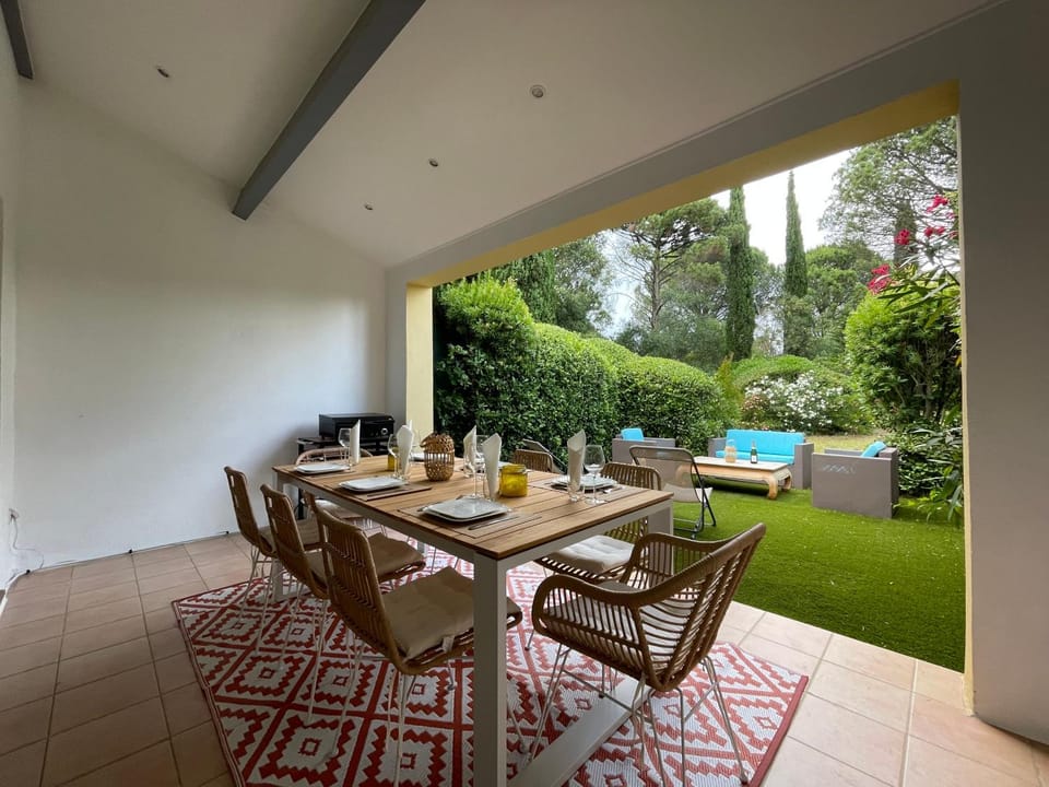 Patio, Garden view