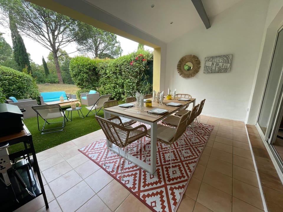 Patio, Garden view