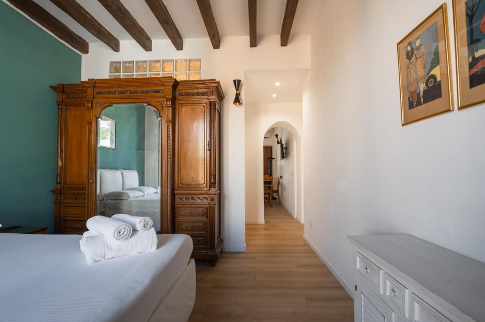 Bed, Photo of the whole room, Bedroom, towels, wardrobe