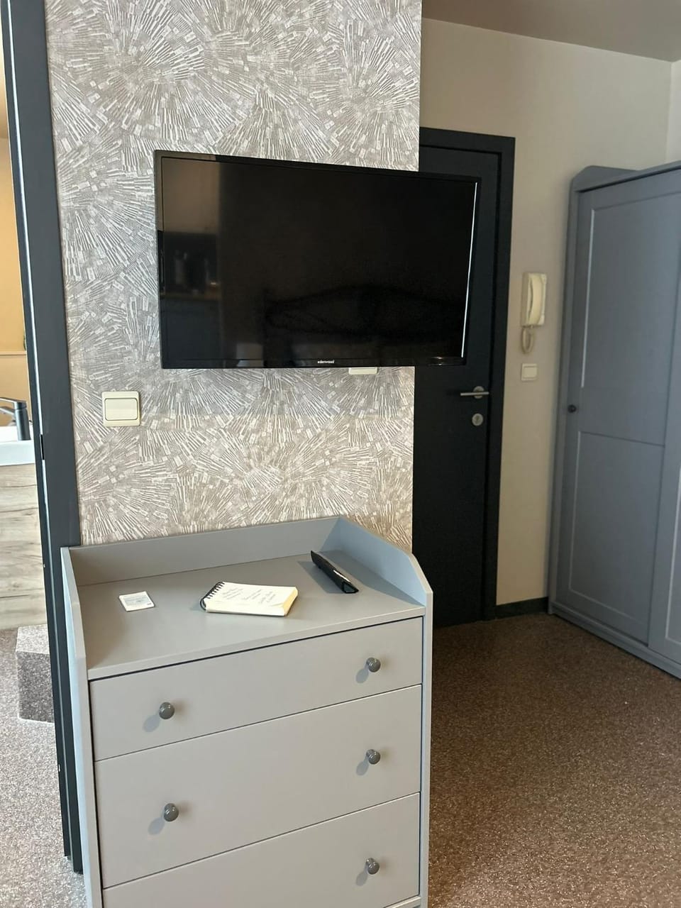 TV and multimedia, wardrobe