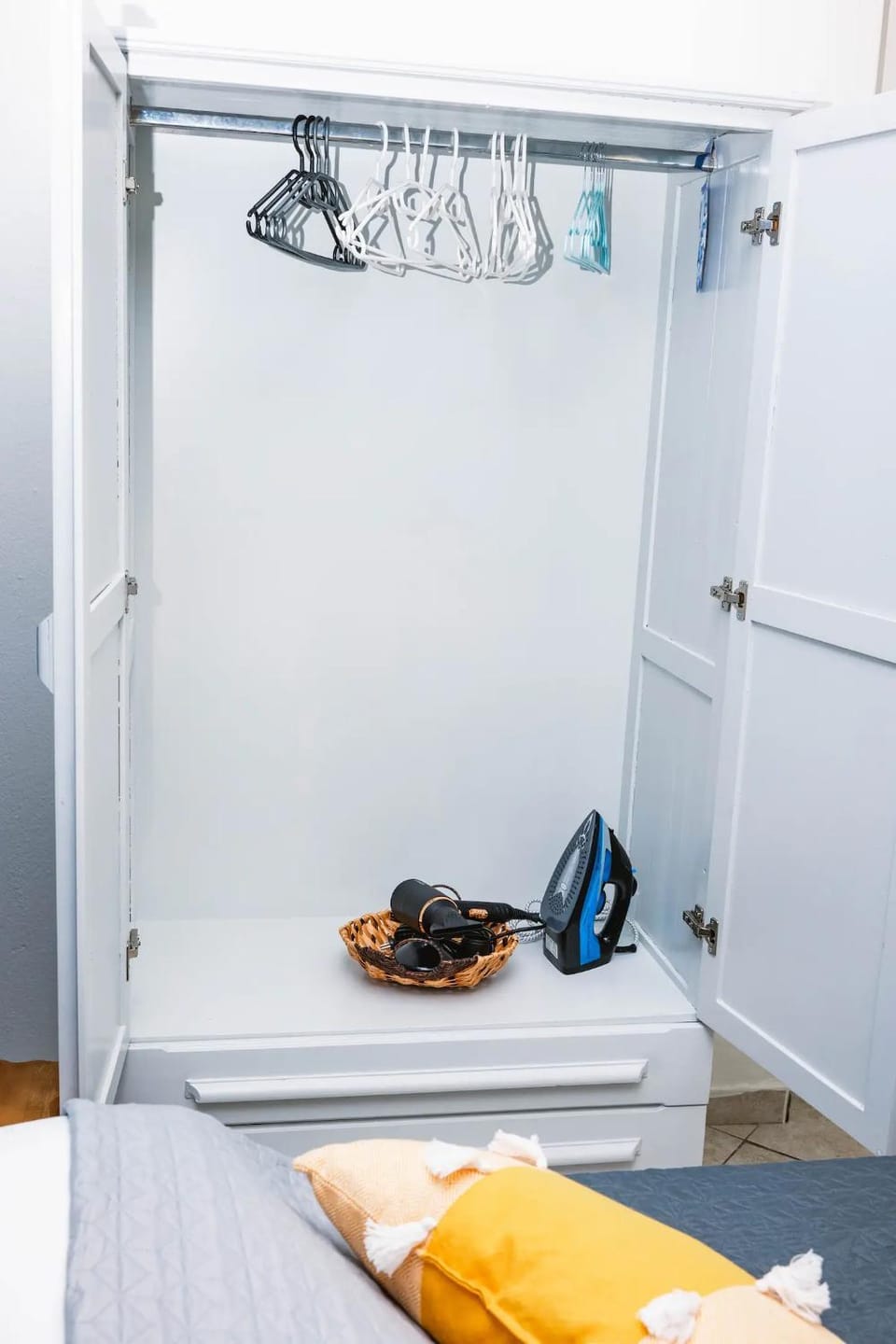 Bedroom, wardrobe