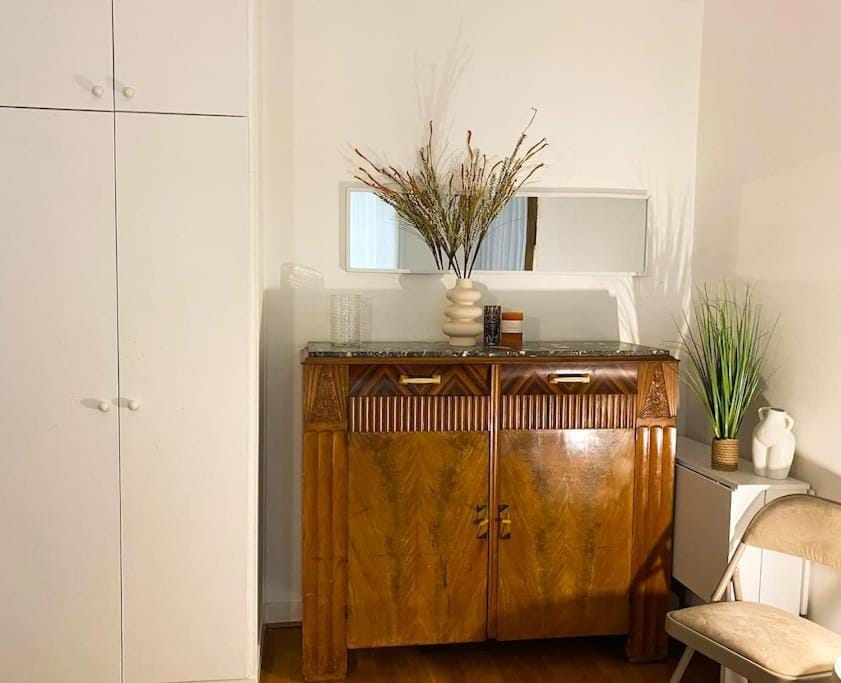 une pièce Cosy à 5 Min de la Tour Eiffel à pied C09 Apartment in Paris