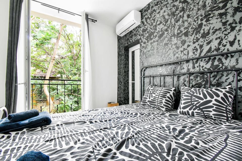 2 Private Suits - Art, Location, Quiet, Balconies House in Sofia