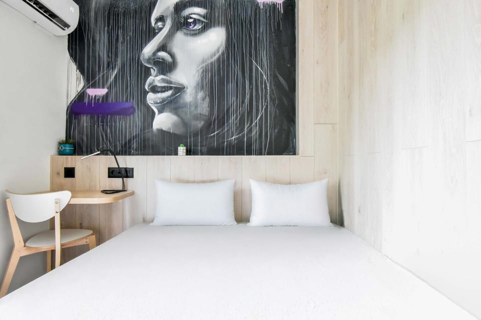 2 Private Suits - Art, Location, Quiet, Balconies House in Sofia