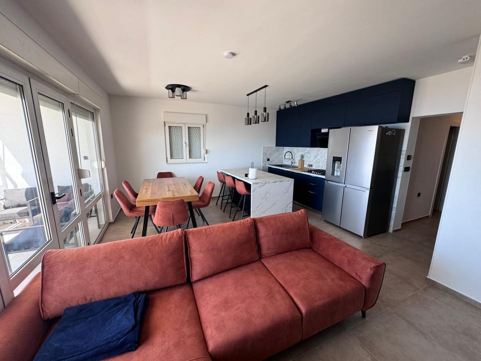 Living room, Dining area, kitchen