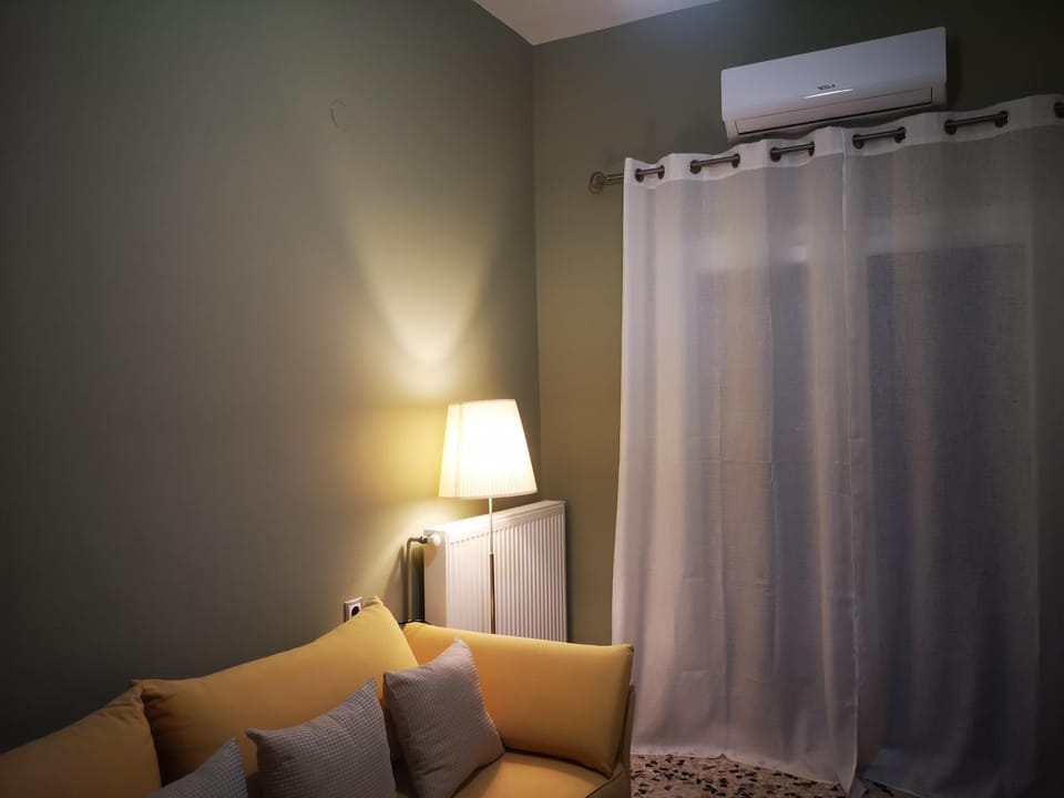 Bedroom, air conditioner