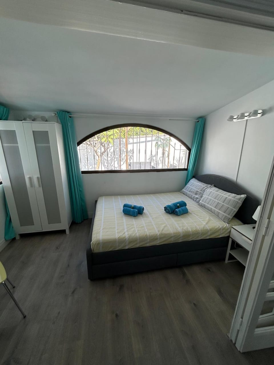Bed, Photo of the whole room, Bedroom, wardrobe
