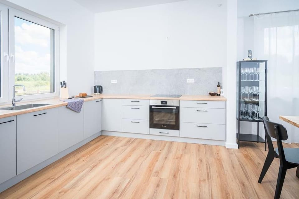 Kitchen or kitchenette, dishwasher