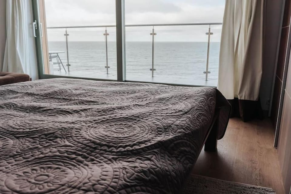 Bed, Bedroom, Sea view