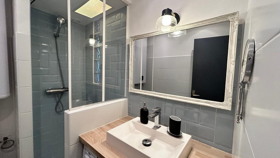 Shower, Bathroom