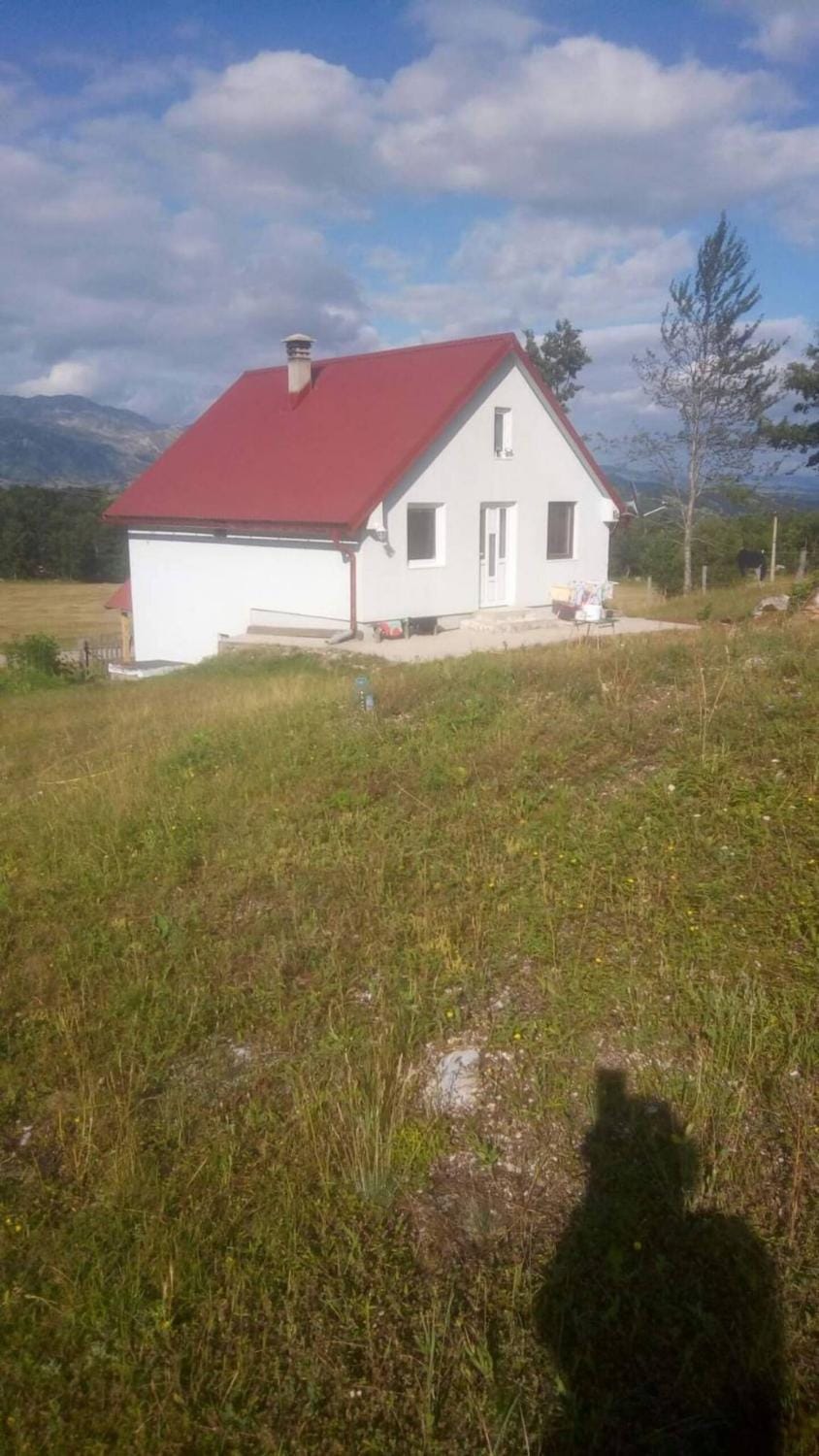 Property building, Spring, Day, Natural landscape, Mountain view