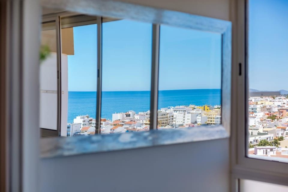 Natural landscape, View (from property/room), Balcony/Terrace, City view, Sea view