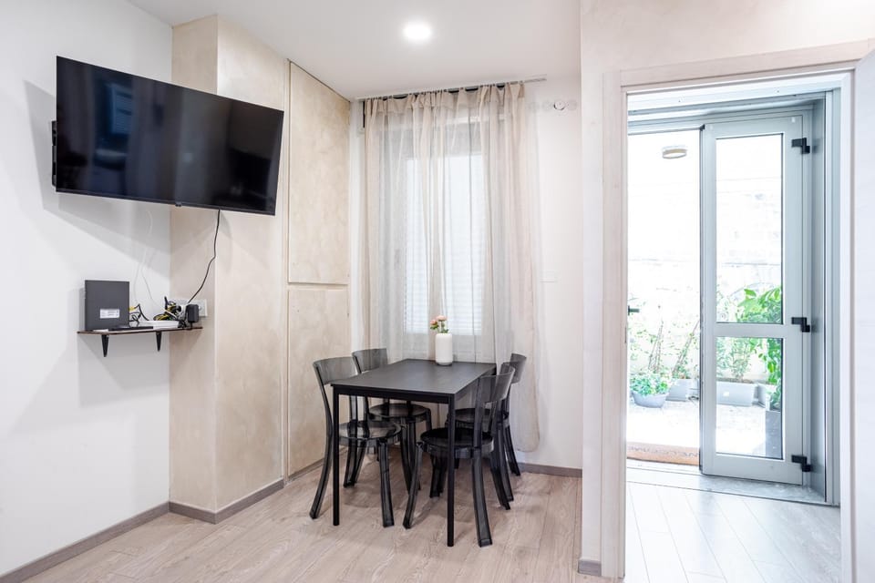 TV and multimedia, Dining area
