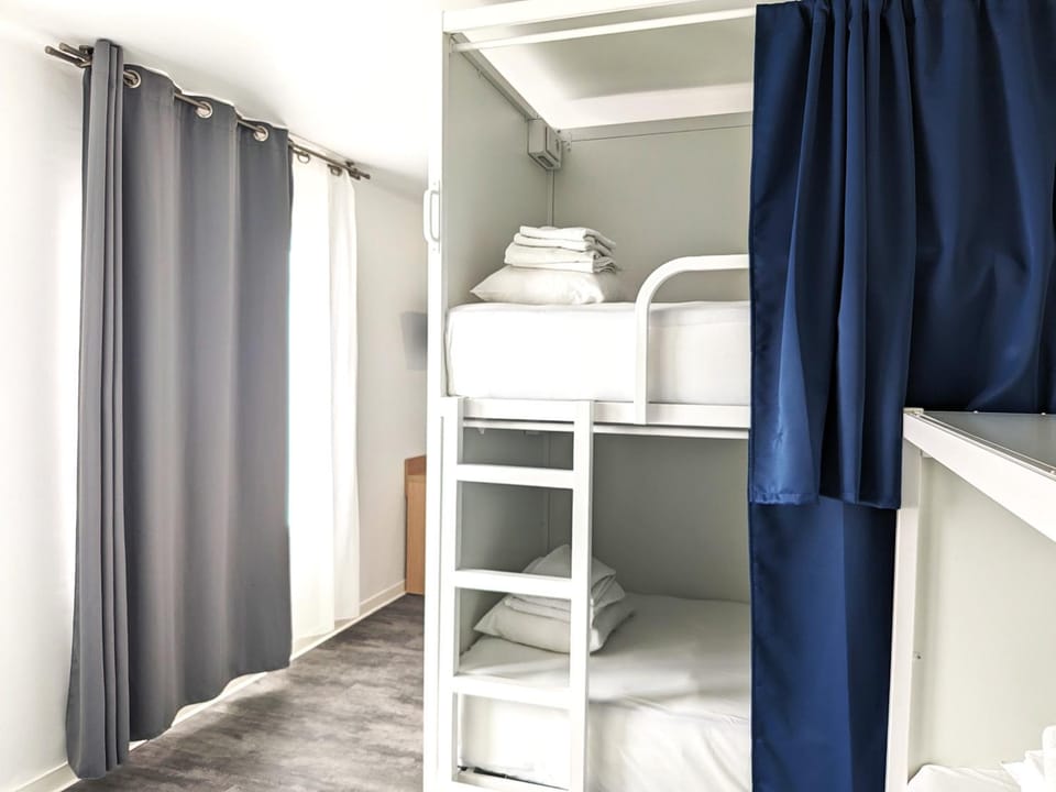 Bed, Bedroom, bunk bed