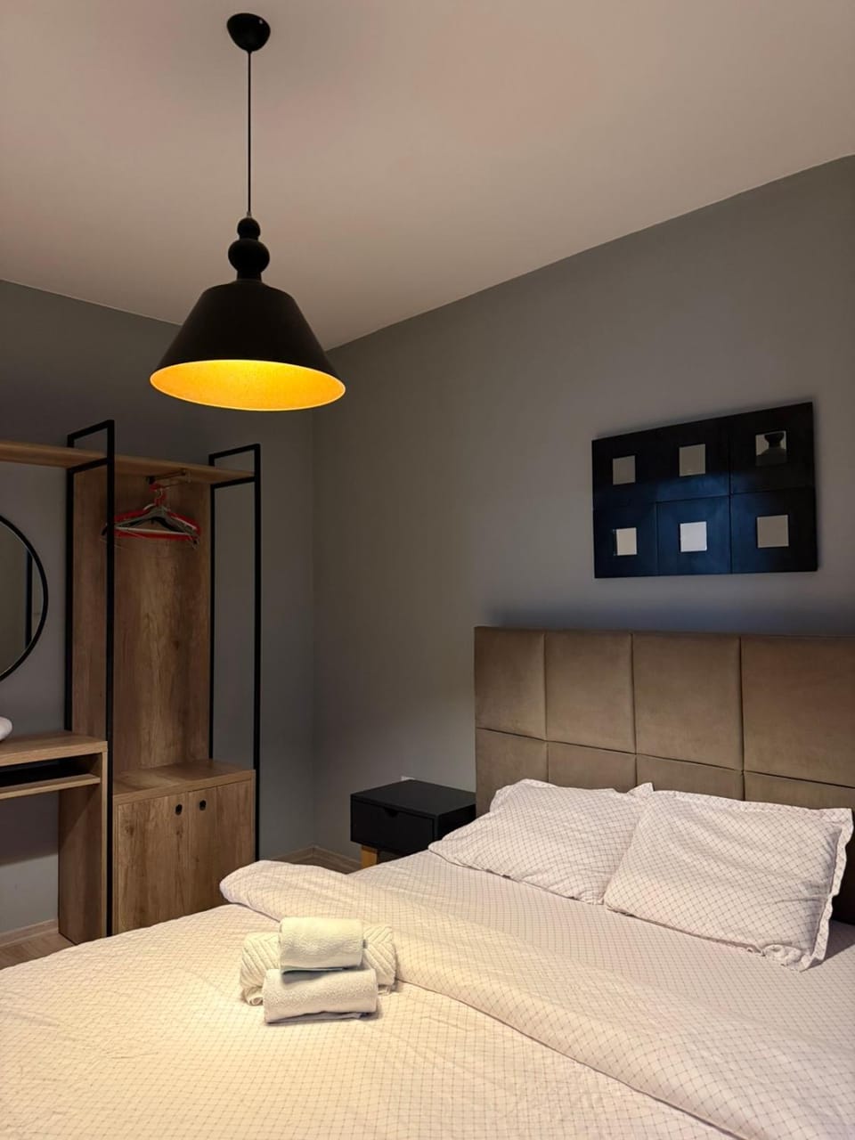Bed, Photo of the whole room, Bedroom, towels