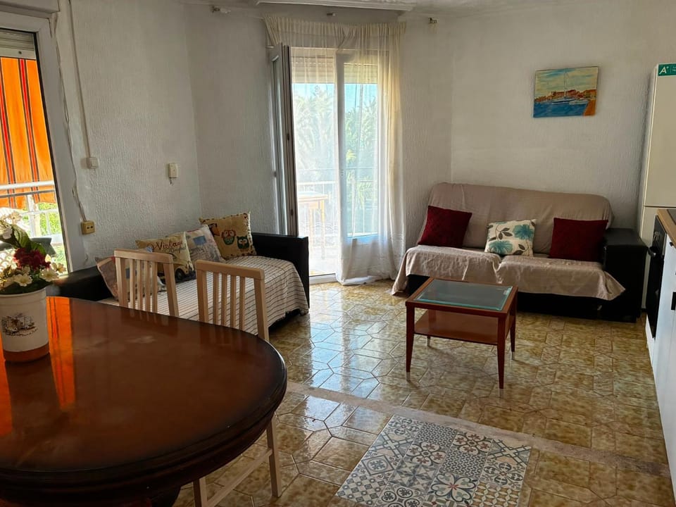 Santa Pola well located apartment with balcony Apartment in Santa Pola