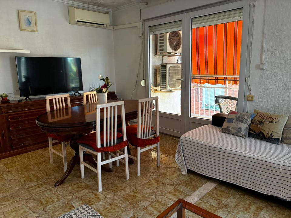 Santa Pola well located apartment with balcony Apartment in Santa Pola