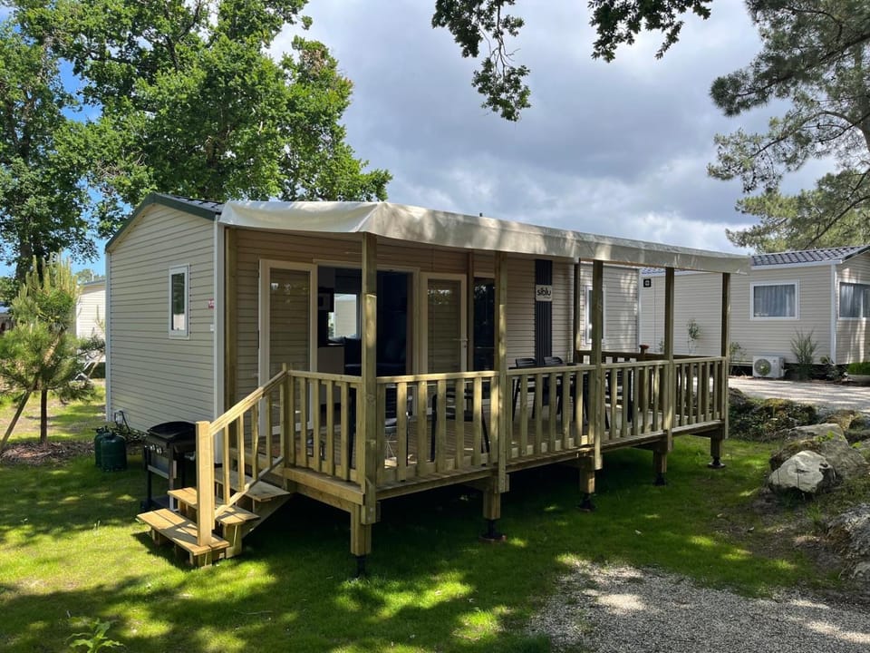 Mobil home sur le bassin d'Arcachon Campground/ 
RV Resort in Lege-Cap-Ferret