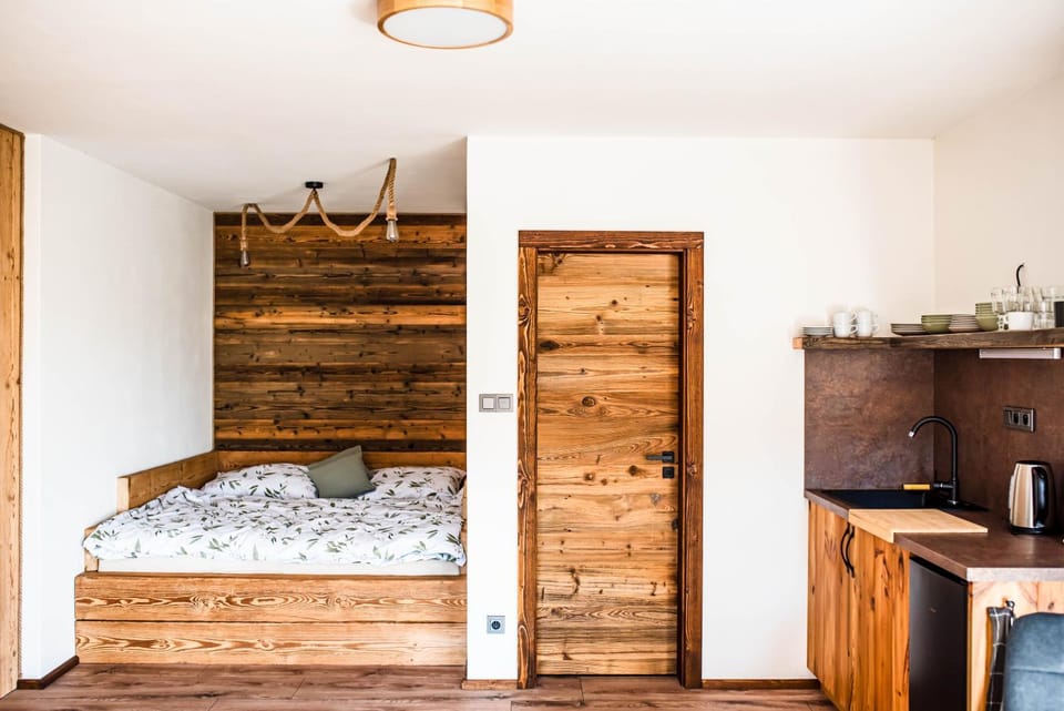 Bed, Kitchen or kitchenette
