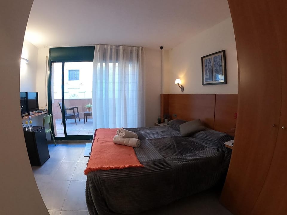 Sitges rooms by Sitges Apartment Parking Free 1000 m Bed and Breakfast in Sitges