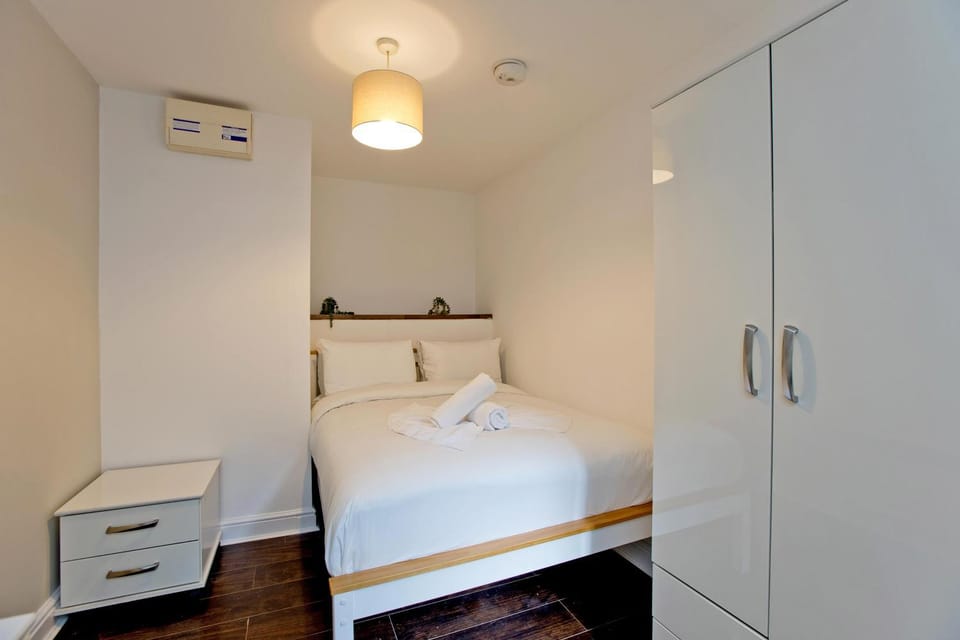 Bedroom, wardrobe