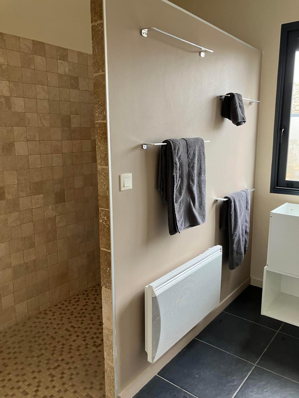 Bathroom, towels
