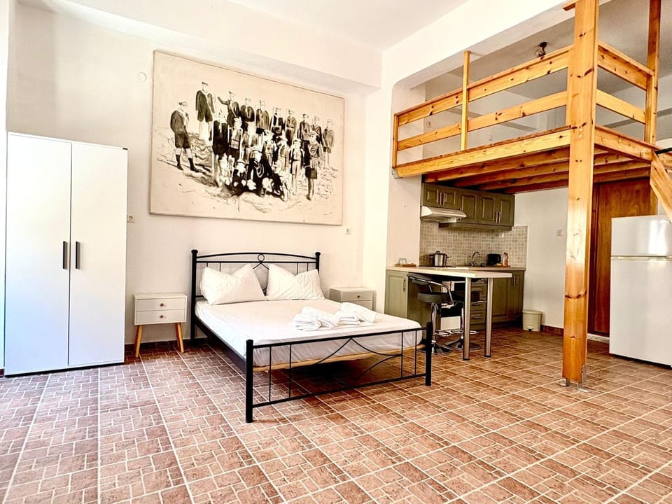 Studio Coron Apartment in Messenia