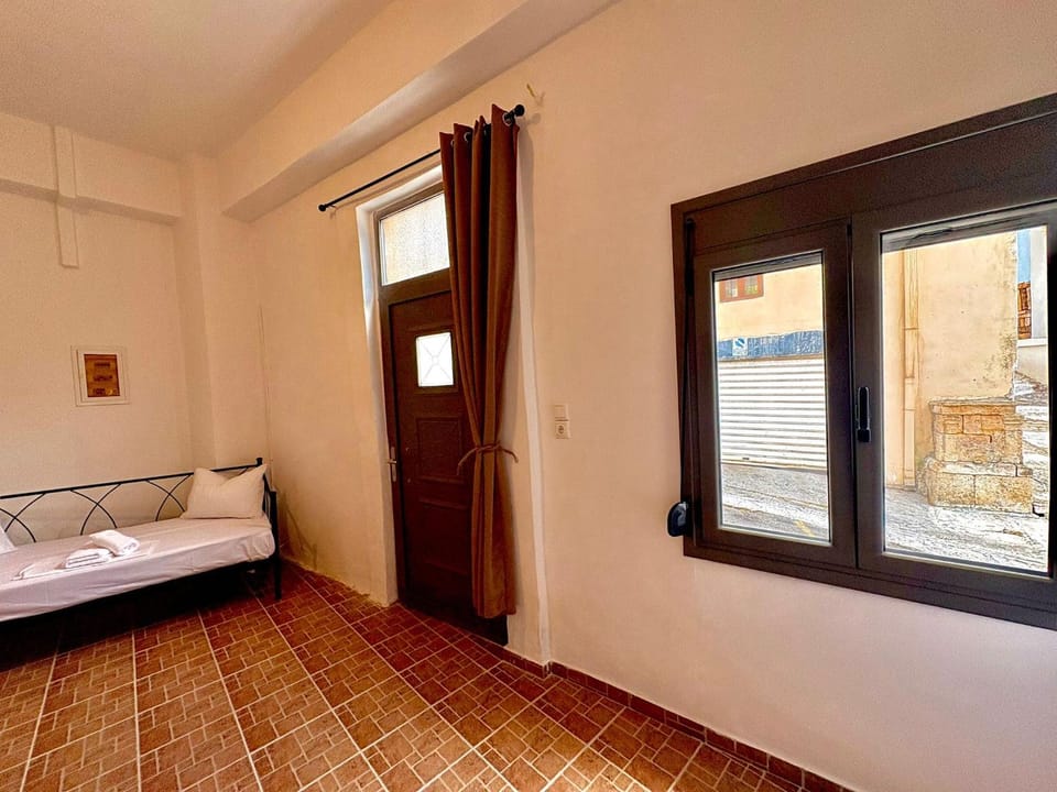 Studio Coron Apartment in Messenia