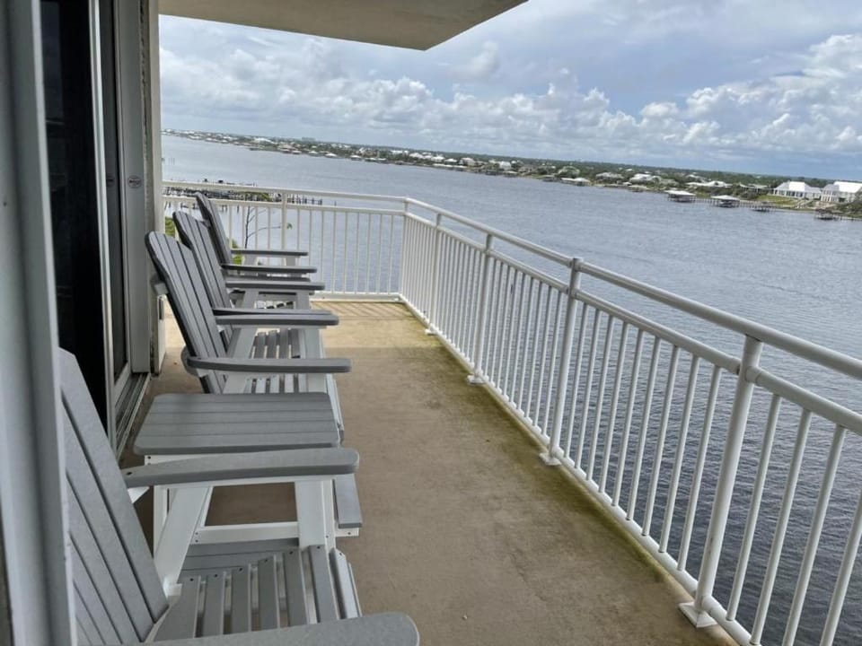 SeaSpray 711 House in Ono Island