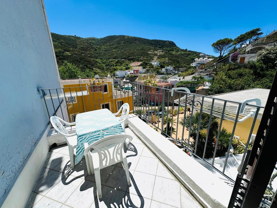 Natural landscape, View (from property/room), Balcony/Terrace