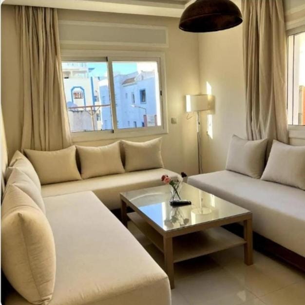 Bed, Living room, Photo of the whole room, Seating area, Bedroom