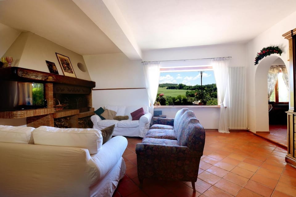 Living room, Photo of the whole room