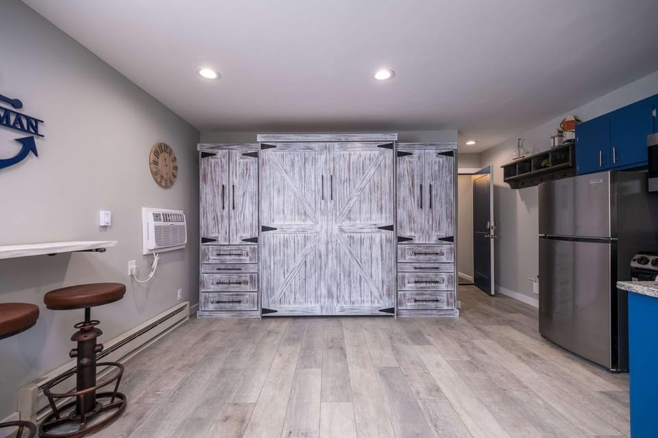 Studio Suite B1 House in Bridgman