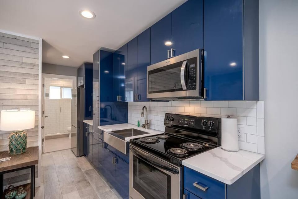 Sunset Villa B2 House in Bridgman