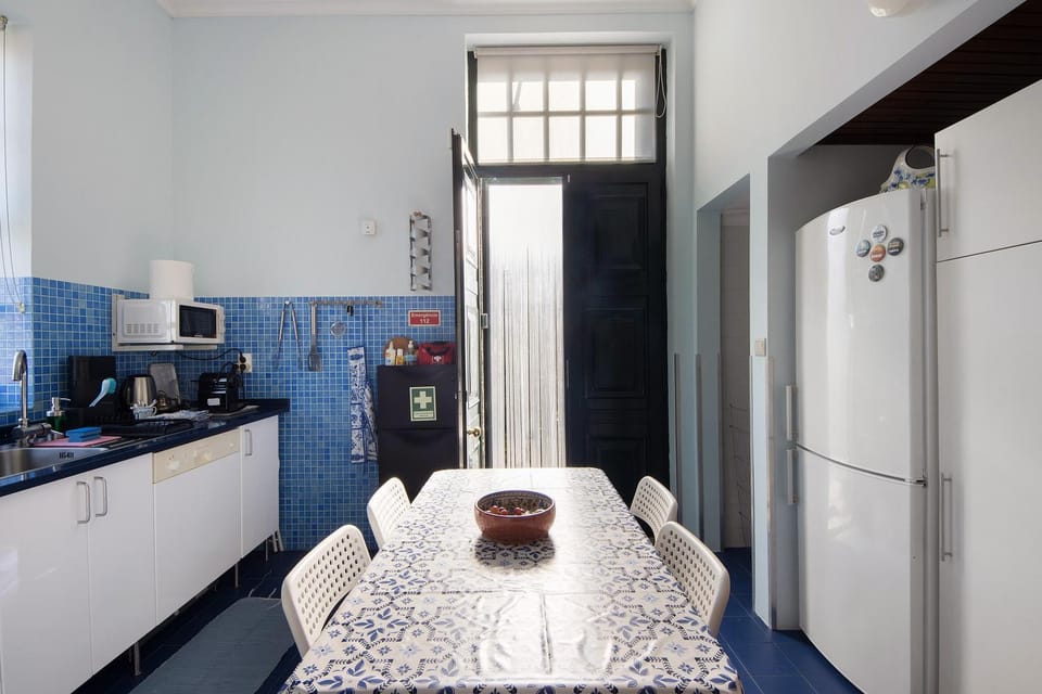 Property building, Kitchen or kitchenette, Living room