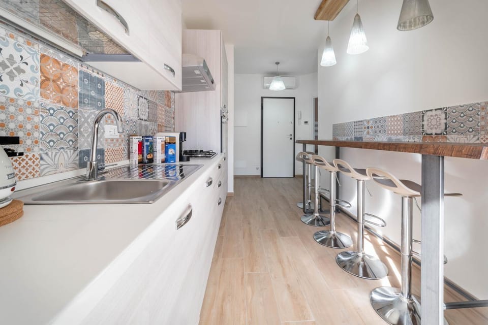 Kitchen or kitchenette, Kitchen or kitchenette