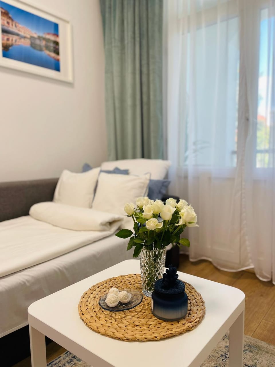 Bed, Living room