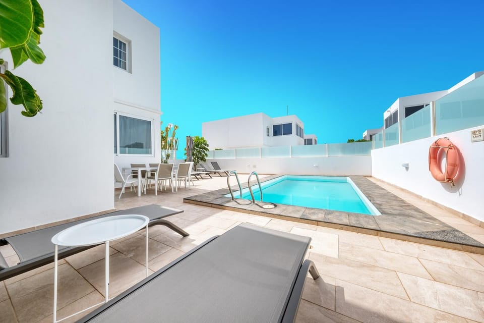 Solarium, Swimming pool