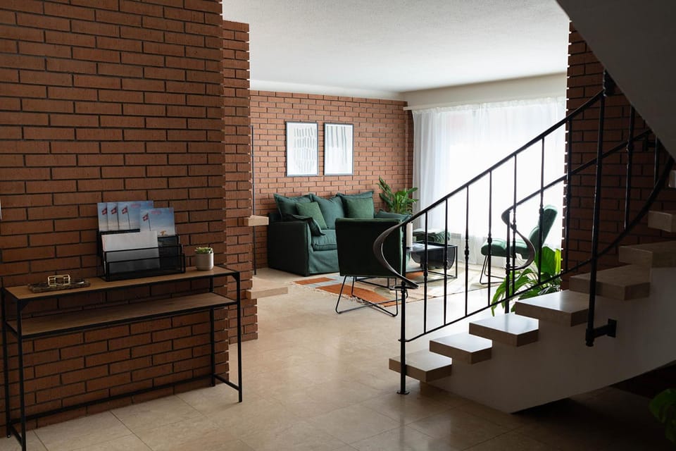Communal lounge/ TV room, Living room, Seating area